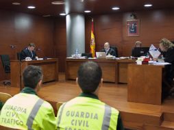 Jesús Gallego Rol (i), abogado del exfutbolista alemán Michael Ballack, durante el juicio. EFE  /