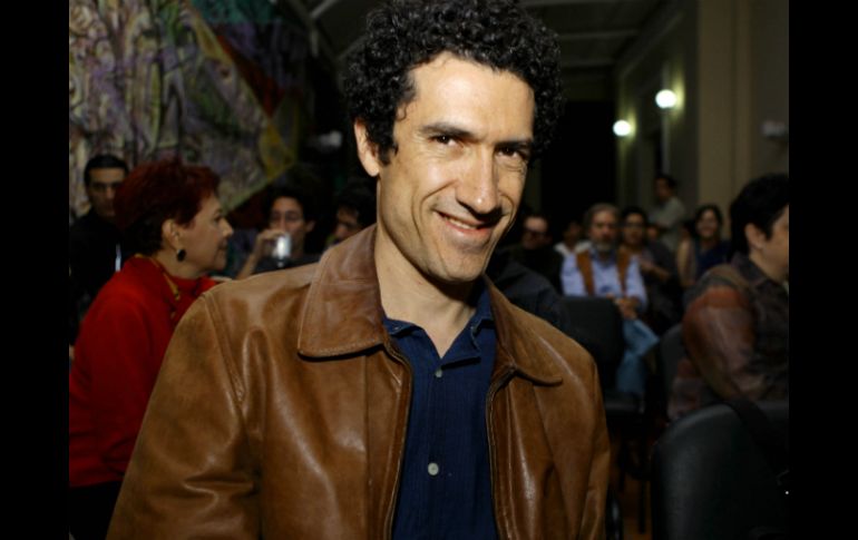 El poeta jalisciense leyó algunos poemas para los presentes.  /