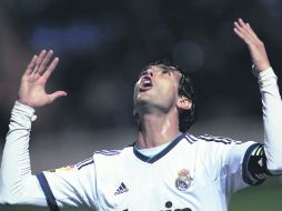 Presente. El brasileño Kaká, quien poco a poco empieza a retomar regularidad, anotó uno de los goles del Real Madrid.AP  /
