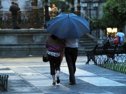 Según las cifras del Inegi, los mexicanos sienten más confianza de caminar solos de noche. ARCHIVO  /