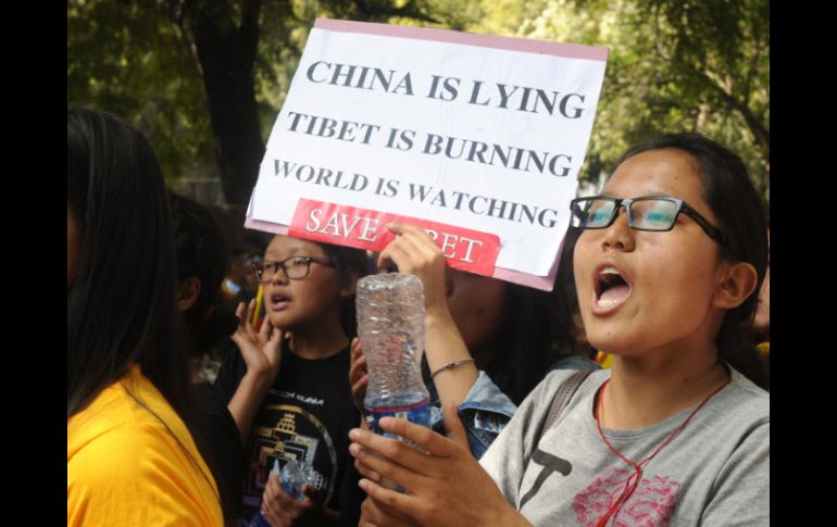 Las protestas de los tibetanos son grabadas y subidas en el momento vía internet. ARCHIVO  /