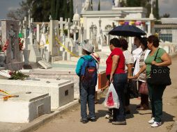 Los camposantos estarán abiertos hoy, de las 8:00 a las 20:00 horas y este domingo 4 de noviembre de 9:00 a 18:00 horas.  /