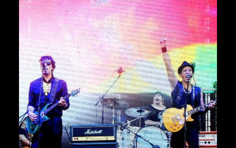 Ilya Kuryaki and the Valderramas en escena.  /