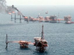 PEMEX realizará en los próximos tres años trabajos para asegurar el abastecimiento del combustible. ARCHIVO  /