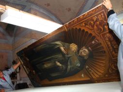 La pieza colonial, que próximamente será entregada a la comunidad, está integra por 18 óleos sobre tela. EL UNIVERSAL  /