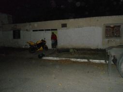 En la escena del crimen fue asegurada una motocicleta de alto cilindraje de color amarillo.  /