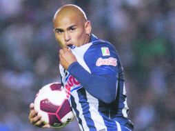 Suazo anotó los dos goles de Monterrey ante Toluca, el miércoles pasado en el Tec, en el juego pendiente de la jornada 13. MEXSPORT  /