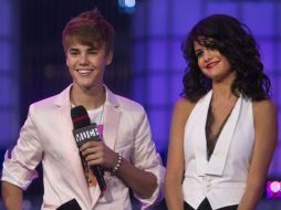 La pareja fue vista por primera vez en público en febrero de 2011 en la fiesta de los Oscar que organiza Vanity Fair. AP  /