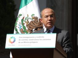 El Presidente Calderón firmó la Ley General de Contabilidad Gubernamental el viernes pasado. ARCHIVO  /