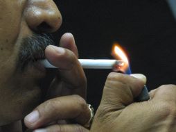 Entre las causas más comunes de esta enfermedad crónica se encuentra el tabaquismo. ARCHIVO  /