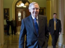 El republicano Mitch McConnell, líder de la mayoría del Senado conversará con Barack Obama, en la Casa Blanca. ARCHIVO  /