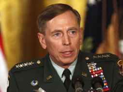 David Petraeus inició en el Congreso su testimonio a puerta. ARCHIVO  /