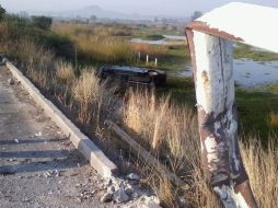 El conductor del camión, quién presuntamente impactó a la patrulla de la policía tonalteca, escapó del lugar.  /