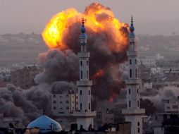 La Marina israelí bombardeó de manera intensiva diversas posiciones en la costa de Gaza. EFE  /