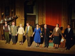 Los actores Harry Lloyd, Nicholas Farrell, Julie Walters, Iain Glen, Tamsin Greig, Patrick Stewart, Miranda Hart y Hugh Bonneville. AP  /