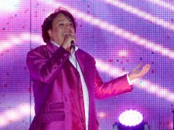 Juan Gabriel accedió a inaugurar el nuevo estadio juarense de forma gratuita. ARCHIVO  /
