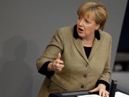 Ángela Merkel refrenda ante el Parlamento alemán su apoyo al Estado de Israel. AP  /