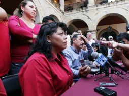 Trabajadores sindicalizados increparon a Trejo (izq) y, a gritos, pusieron en tela de juicio la autoridad de su líder. ARCHIVO  /