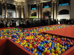 La obra Consume & MuereEl empleado del Mes del artista uruguayo Javier Abreu. XINHUA  /