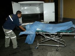 En su reporte, el médico forense describe seis heridas de bala, todas con entradas en la parte posterior. ARCHIVO  /