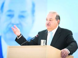 Icono económico. Carlos Slim es propietario de Telmex y América Móvil, entre otras empresas. REUTERS  /