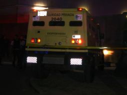 De acuerdo con las primeras investigaciones del caso, los asaltantes ya tenían estudiado cuándo llegaba el camión de traslado. ESPECIAL  /