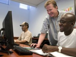 En lo que va de la temporada de compras de fin de año, se han gastado 13 mil 700 millones de dólares por internet. ARCHIVO  /