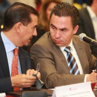 Deuda confronta a poderes