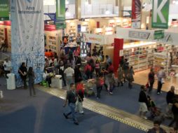 Para finales de 2013, el número en ventas en formato digital de Gandhi podría llegar a 60 mil. Aspectos de la feria.  /