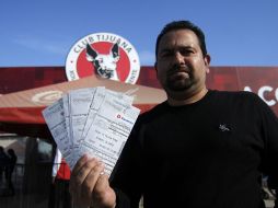 La gente en Tijuana espera con ánimo el partido. EFE  /