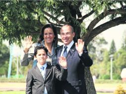 Felipe Calderón y su familia se despiden al término de la inauguración del Parque Bicentenario, su último acto público. EL UNIVERSAL  /
