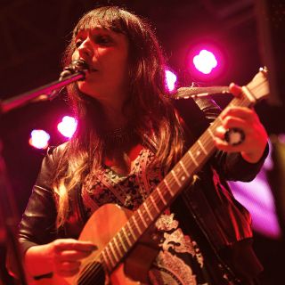 Homenaje a Violeta Parra cierra la FIL 2012