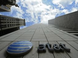 AT&T vendió 6.4 millones de teléfonos inteligentes en los primeros dos meses del cuarto trimestre. ARCHIVO  /