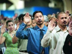 La presencia de migrantes asiáticos va en ascenso en EU, mientras la de los hispanos evidencia una descenso paulatino. AP  /