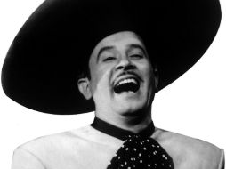 El astro mexicano de la música ranchera Pedro Infante murió en un accidente cuando piloteaba un avión en Mérida, México. ARCHIVO  /