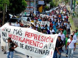 Estudiantes se manifiestan en reclamo por las muertes de sus compañeros. ARCHIVO  /