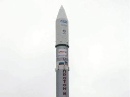 Corea del Norte ya trató de enviar al espacio el Unha-3 pero escasos segundos después de su despegue cayó en pedazos. EFE  /