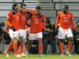 Aldo de Nigris (i) piensa que contra el conjunto inglés, su equipo tiene que ser fiel al buen juego. ARCHIVO  /