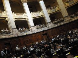 Legisladores participan en una sesión en la Cámara de Diputados, en Montevideo, capital de Uruguay. XINHUA  /
