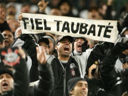 Imagen de los aficionados que acudieron al partido en Toyota. AP  /