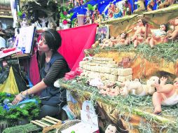 NACIMIENTO TRADICIONAL.En este temporada navideña, los compradores prefieren figuras religiosas menos solemnes.  /