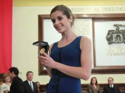 Cynthia Valdez en la ceremonia de entrega de la Medalla al Mérito Deportivo 2012.  /