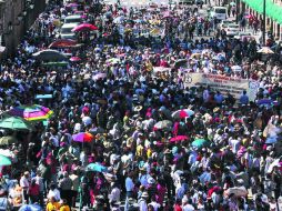 Los agremiados del CNTE inician movilizaciones pacíficas. EL UNIVERSAL  /