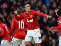 Robin van Persie del Manchester United celebra después de anotar su gol. AFP  /