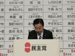 Noda al momento de anunciar su renuncia durante conferencia de prensa. AP  /