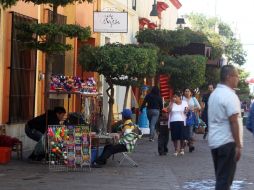 El comercio informal es una ''válvula de escape'' natural ante la necesidad de trabajar y la falta de empleo. ARCHIVO  /