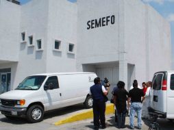 Los cuerpos fueron trasladados a las instalaciones del Semefo. ARCHIVO  /