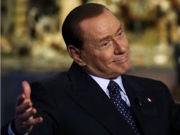 El ex primer ministro italiano, Silvio Berlusconi, aseguró que competirá en las elecciones por sentido del deber. AP  /