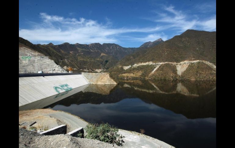 La Yesca, cuya capacidad es de 750 megavatios y tiene la segunda cortina más grande del mundo. ARCHIVO  /