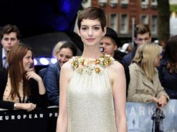 Hathaway perdió más de 12 kilos para interpretar el declive de Fantine. ARCHIVO  /